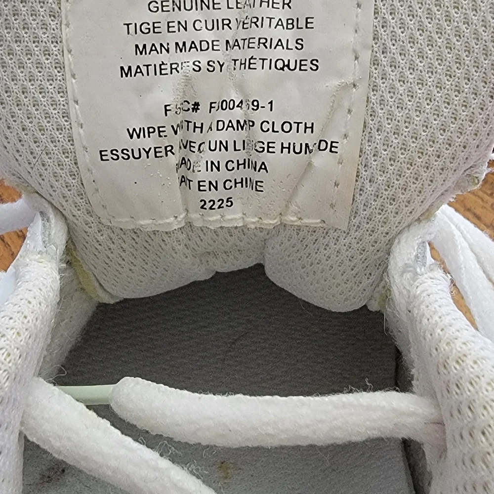 Shoes - Picture 4 of 4